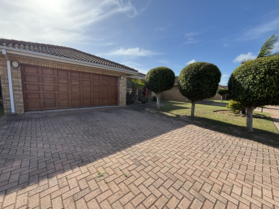 To Let 3 Bedroom Property for Rent in Summerstrand Eastern Cape